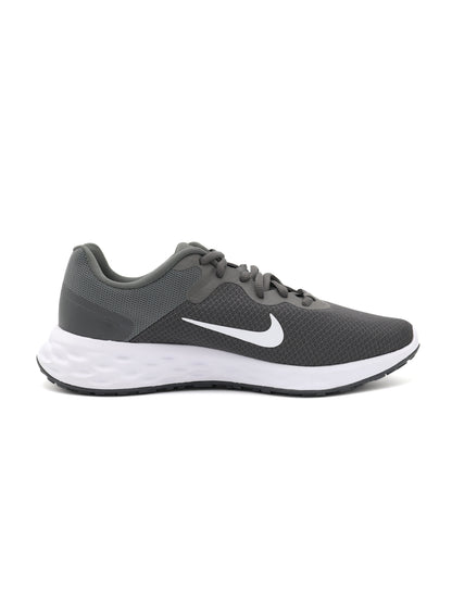 Nike Revolution 6