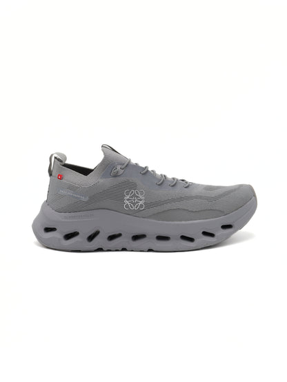 ON Cloudtilt x Loewe