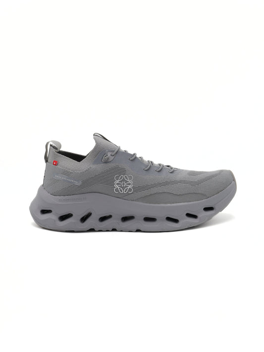 ON Cloudtilt x Loewe