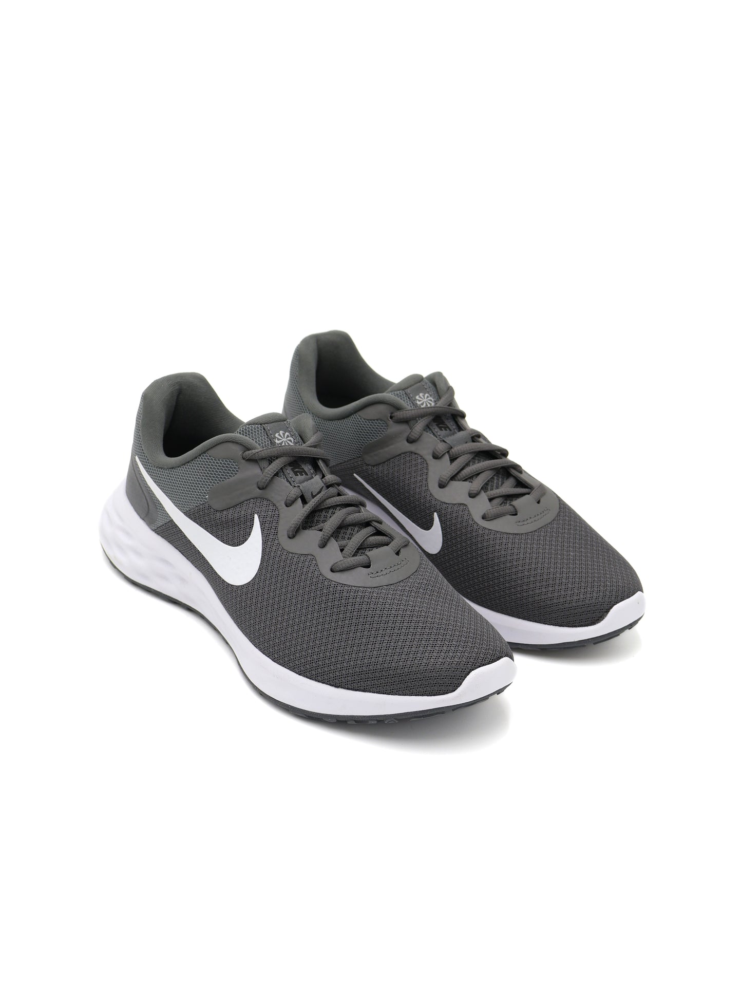 Nike Revolution 6