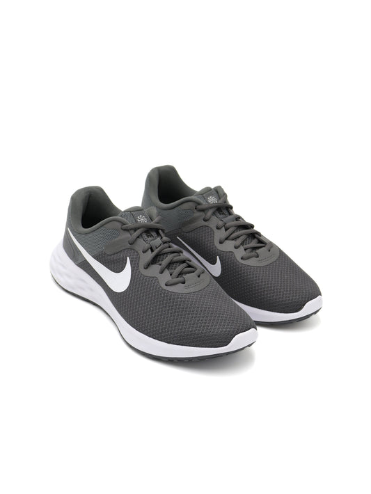 Nike Revolution 6