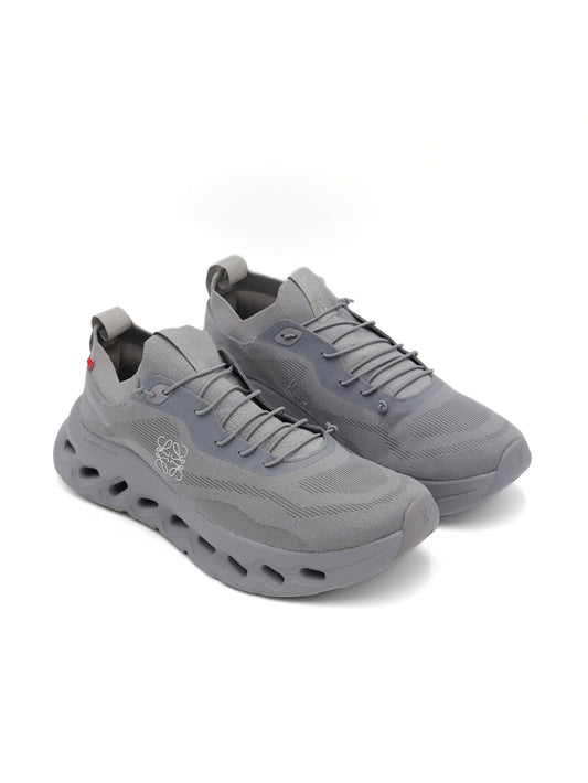 ON Cloudtilt x Loewe